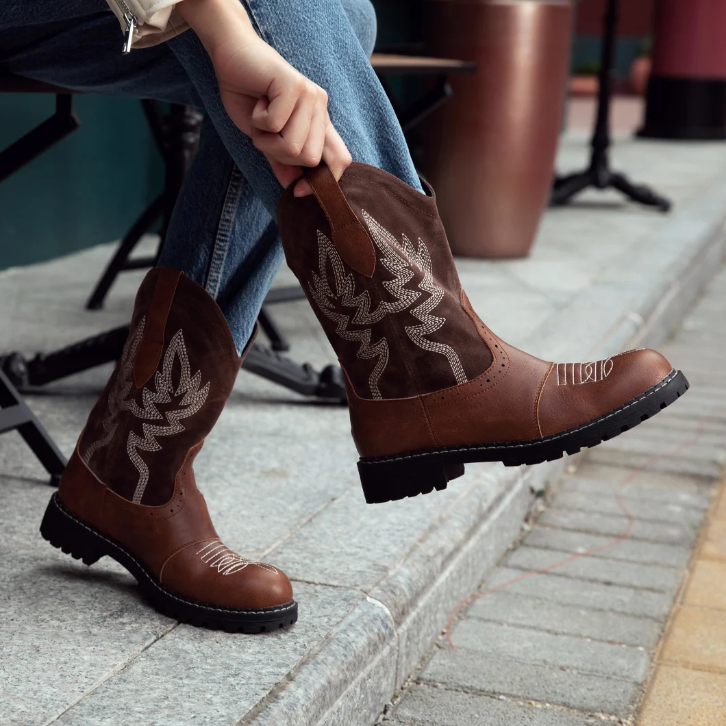 Women′ S MID Calf Western Cowboy Cowgirl Boot Round Toe Embroidered Fashion Boots